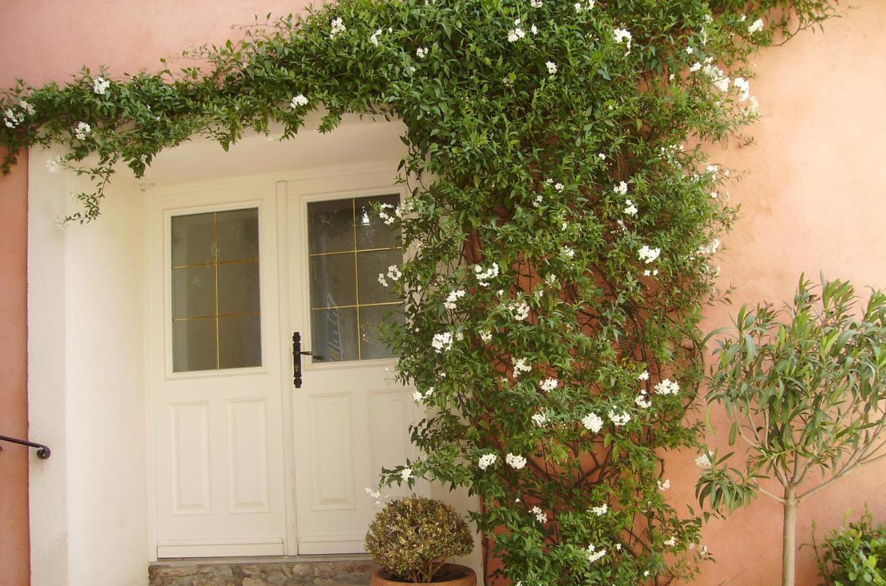Bed and Breakfast La Cle Des Songes Claviers Екстер'єр фото